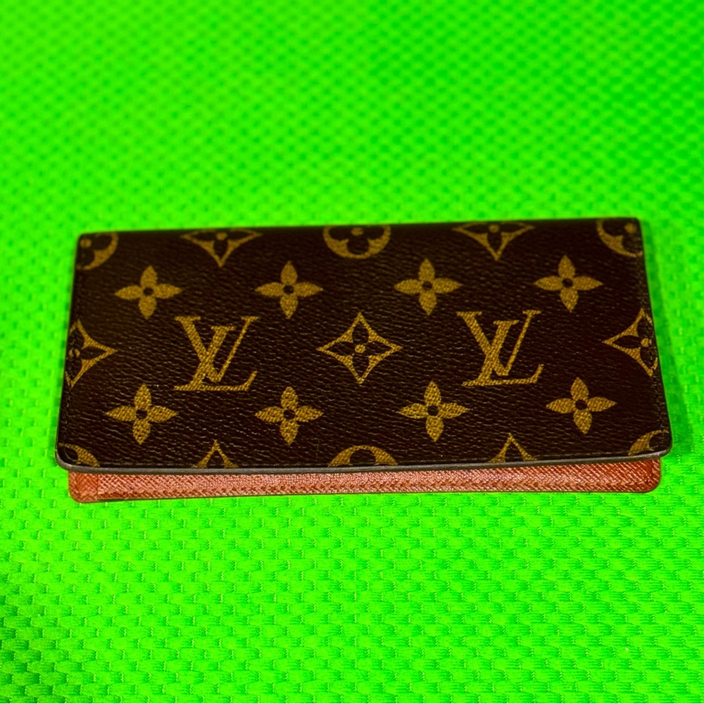 ‼️❤️Beautiful Louis Vuitton Monogram Checkbook Cover❤️‼️
